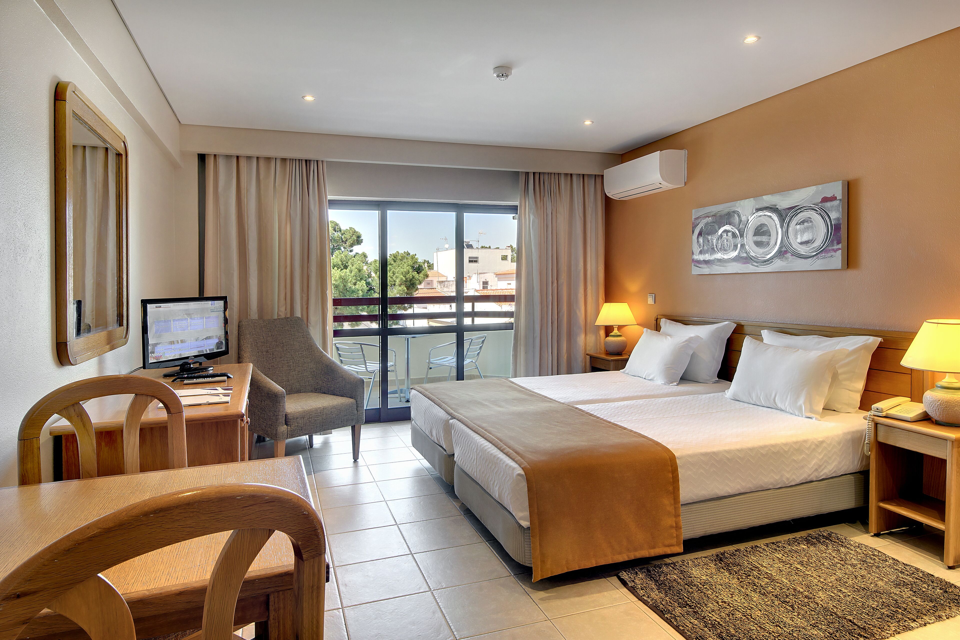 Caja fuerte y wifi gratis