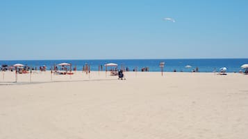 Una spiaggia nelle vicinanze