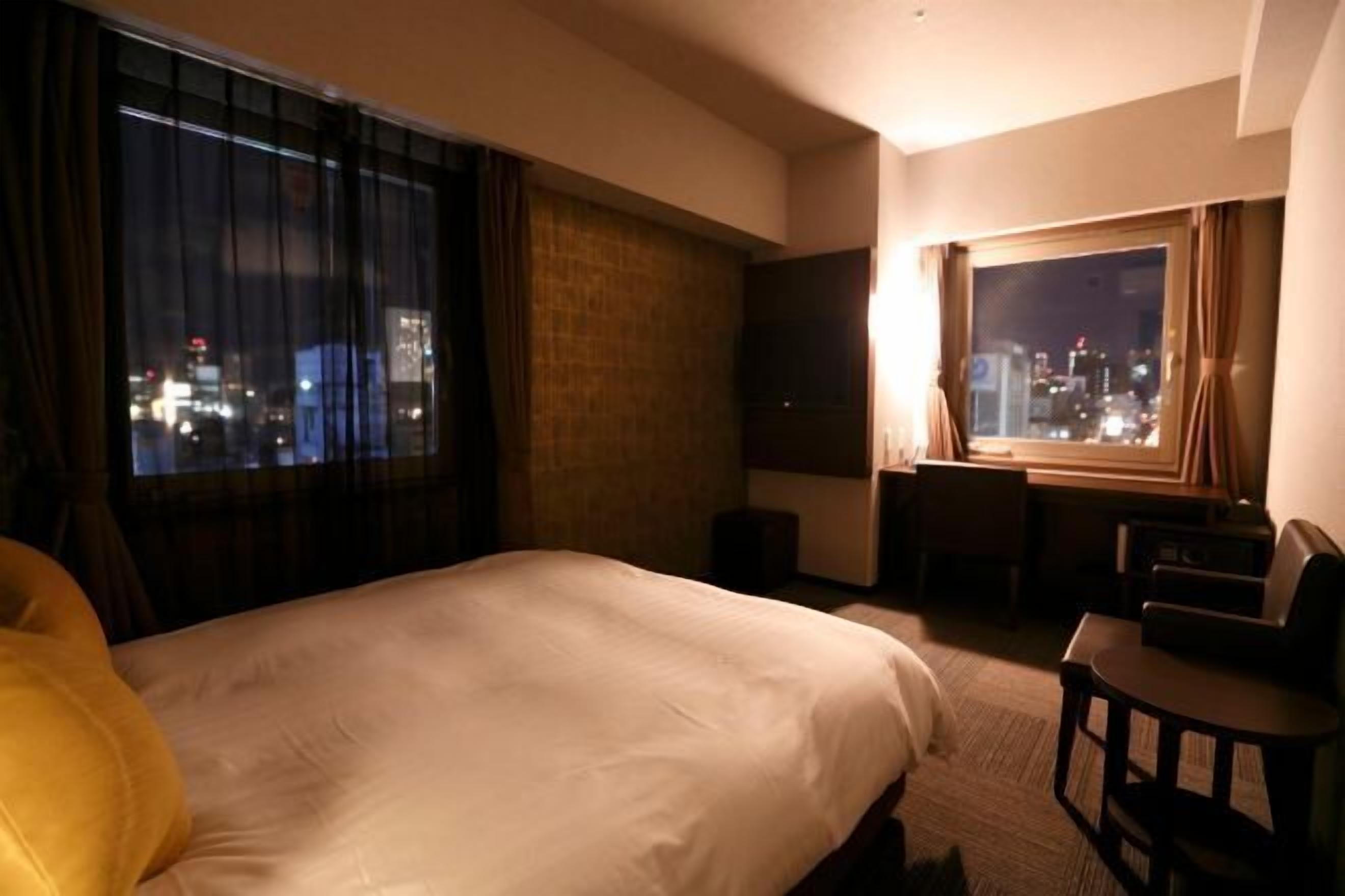 In-room safe, desk, soundproofing, free WiFi