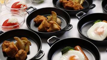 Daily buffet breakfast for a fee