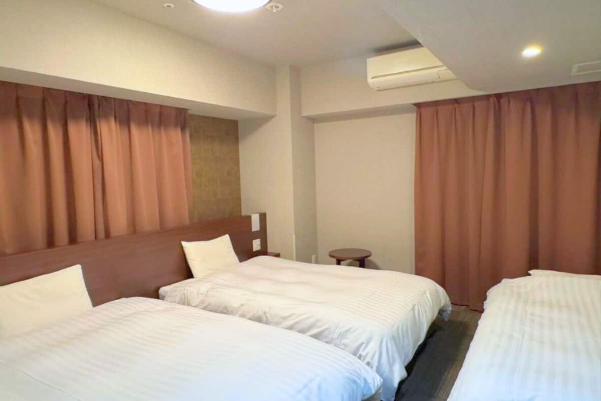 In-room safe, desk, soundproofing, free WiFi