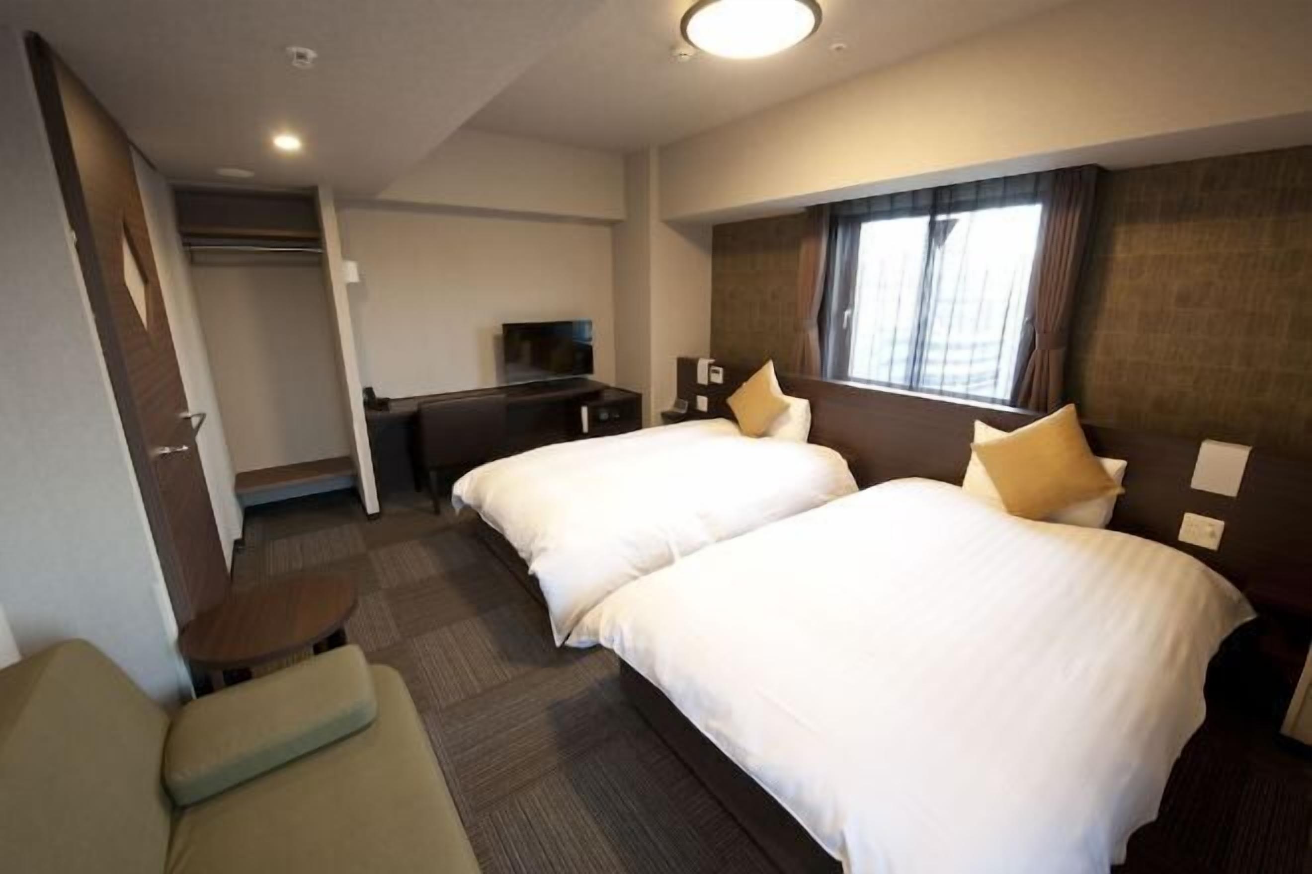 In-room safe, desk, soundproofing, free WiFi