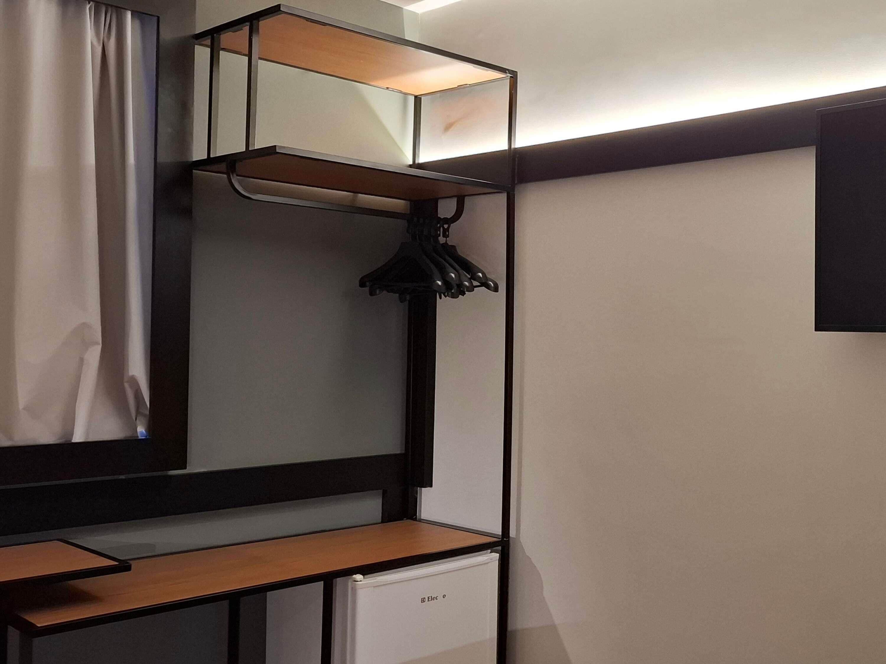 minibar, in-room safe, desk, laptop workspace