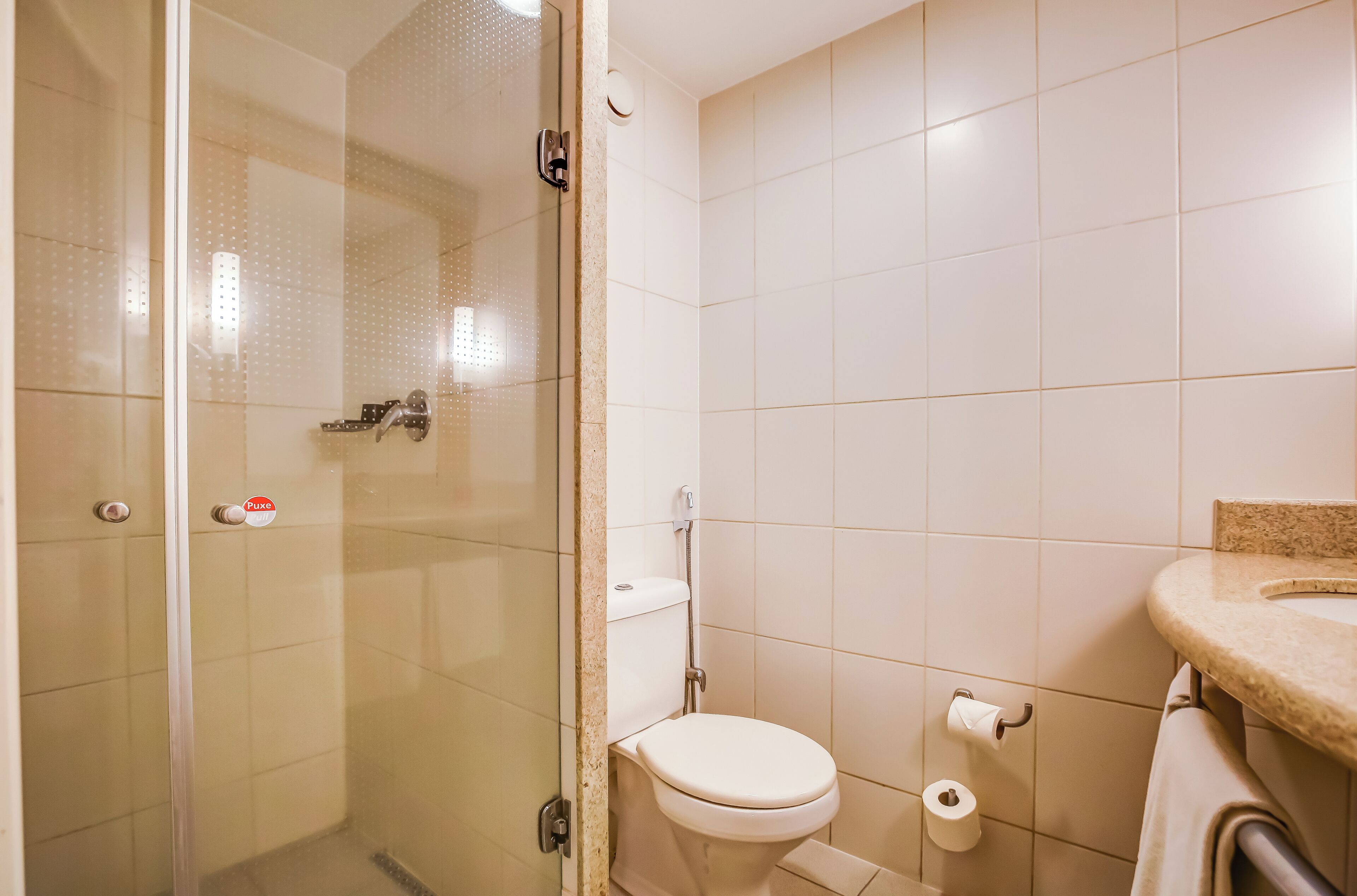 standard room, 1 double bed | bathroom | shower, eco-friendly toiletries, hair dryer, towels