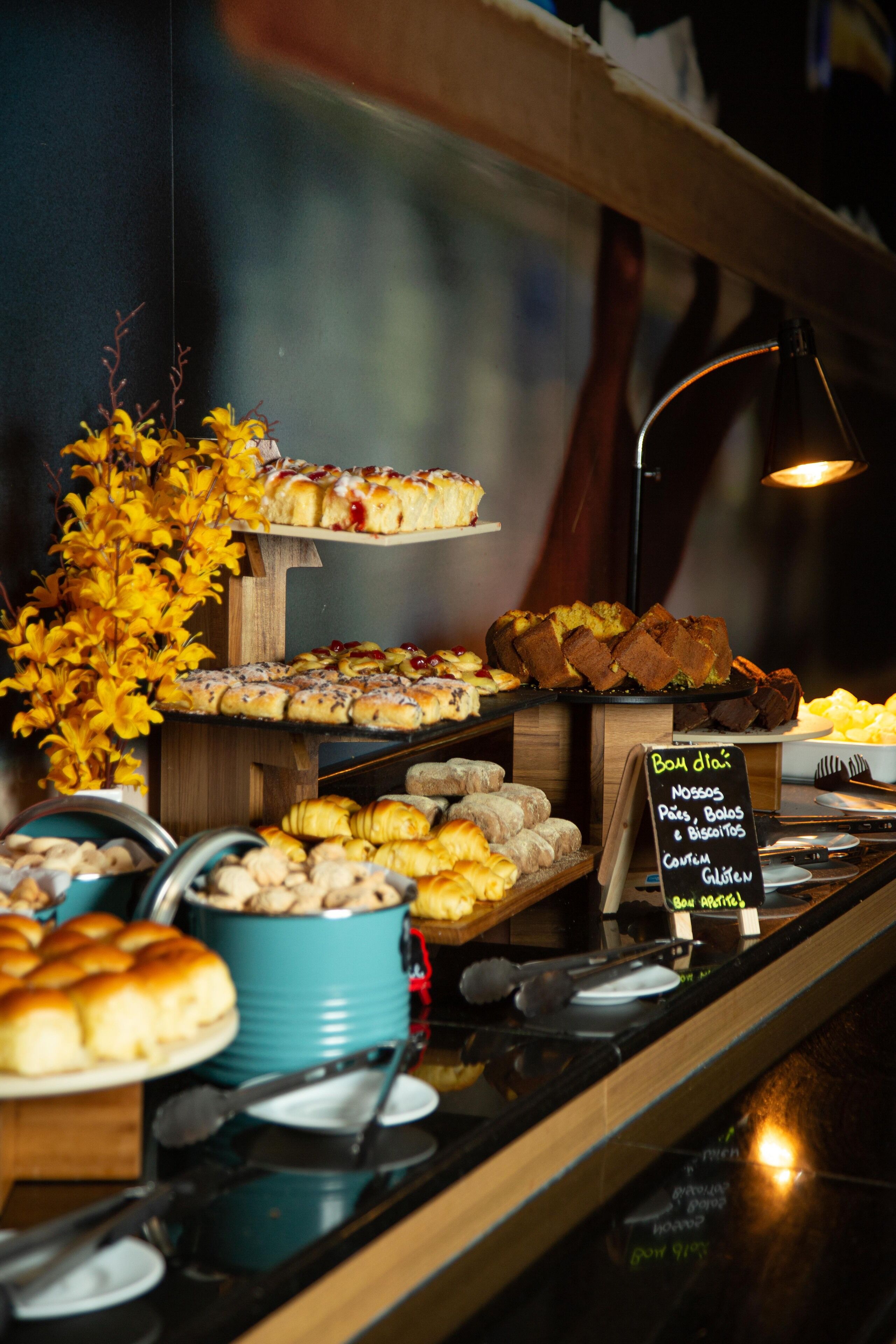 daily buffet breakfast (brl 49 per person)