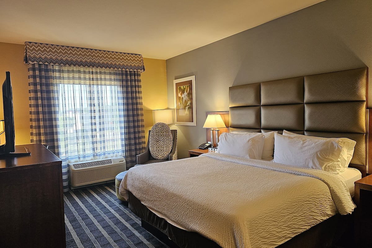 in-room safe, desk, iron/ironing board, cots/infant beds