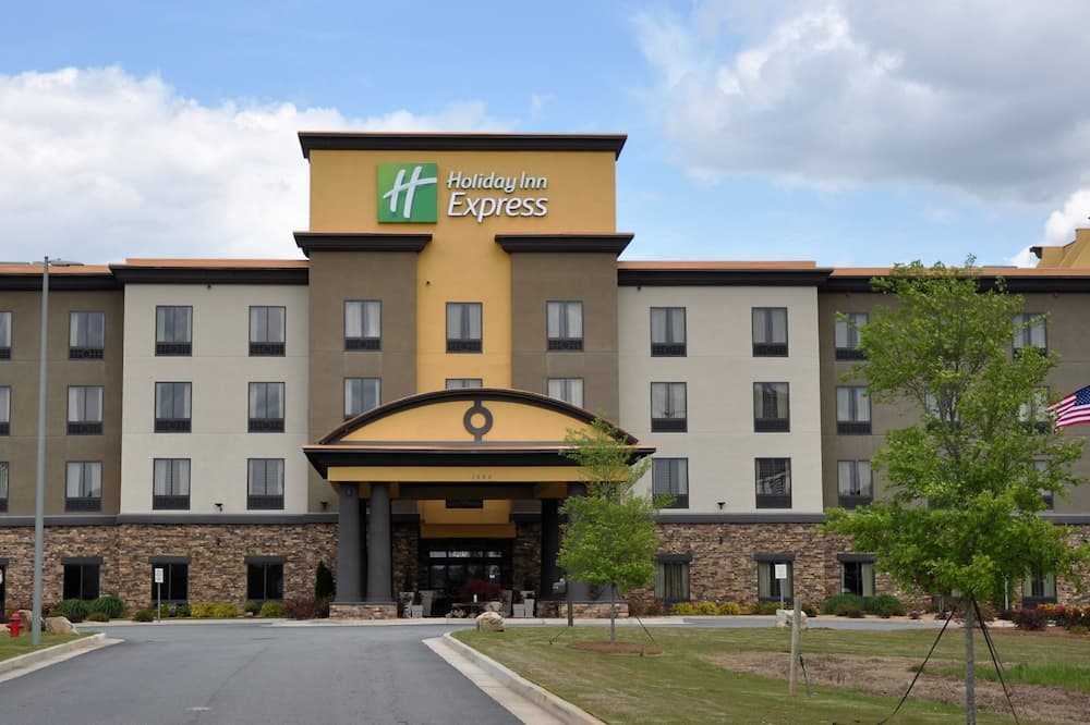 Holiday Inn Express & Suites Perry-National Fairground Area #34 by IHG