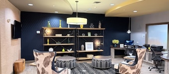 Holiday Inn Express & Suites Perry-National Fairground Area, an IHG Hotel