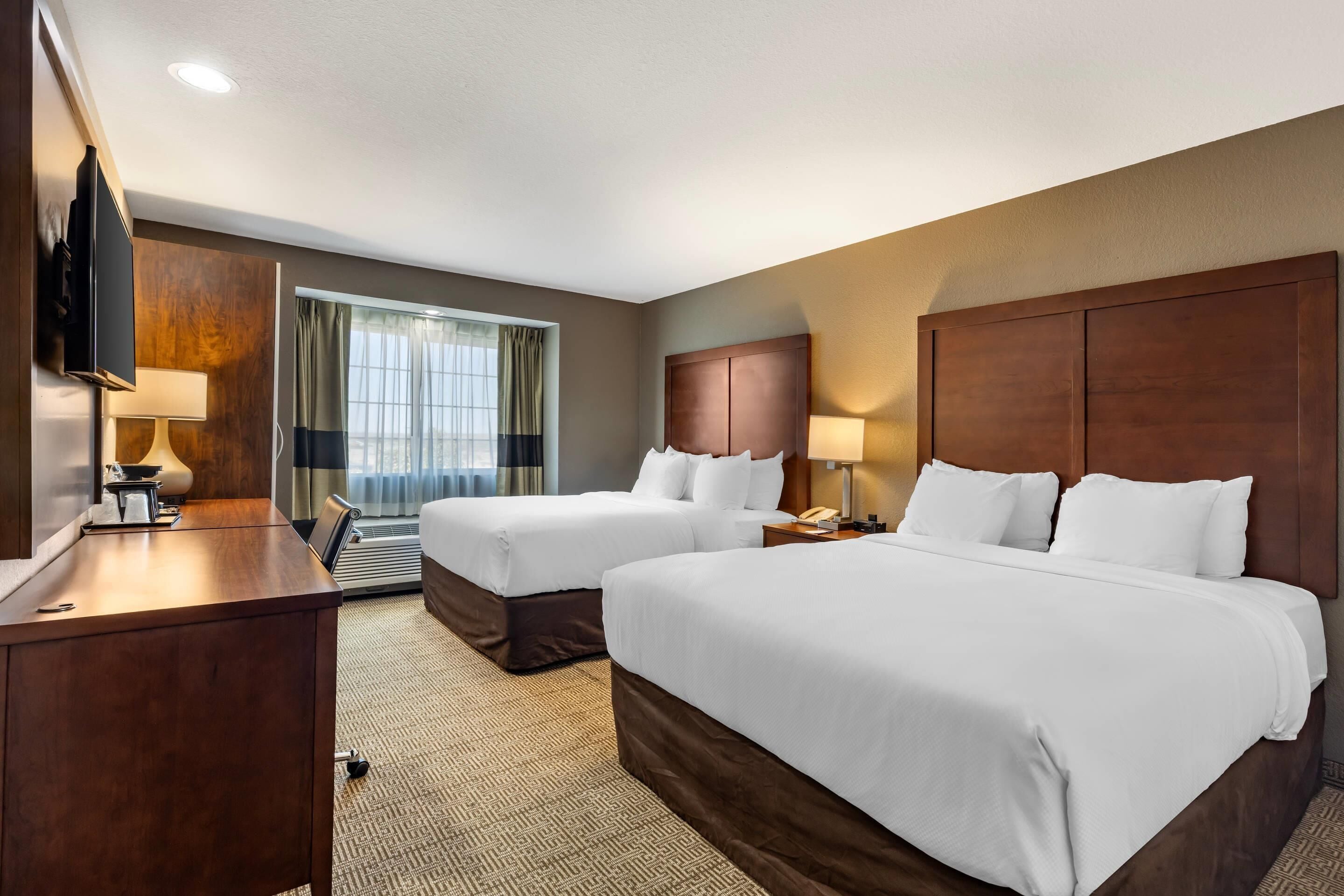 スタンダード ルーム クイーンベッド 2 台 禁煙 | 高級寝具、羽毛の掛け布団、セーフティボックス (室内)、デスク