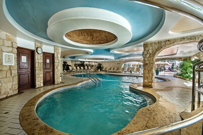 Four Seasons Country Club