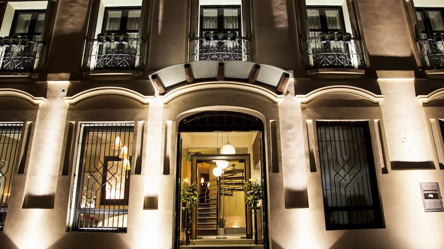 Plaza Gallery Hotel & Boutique