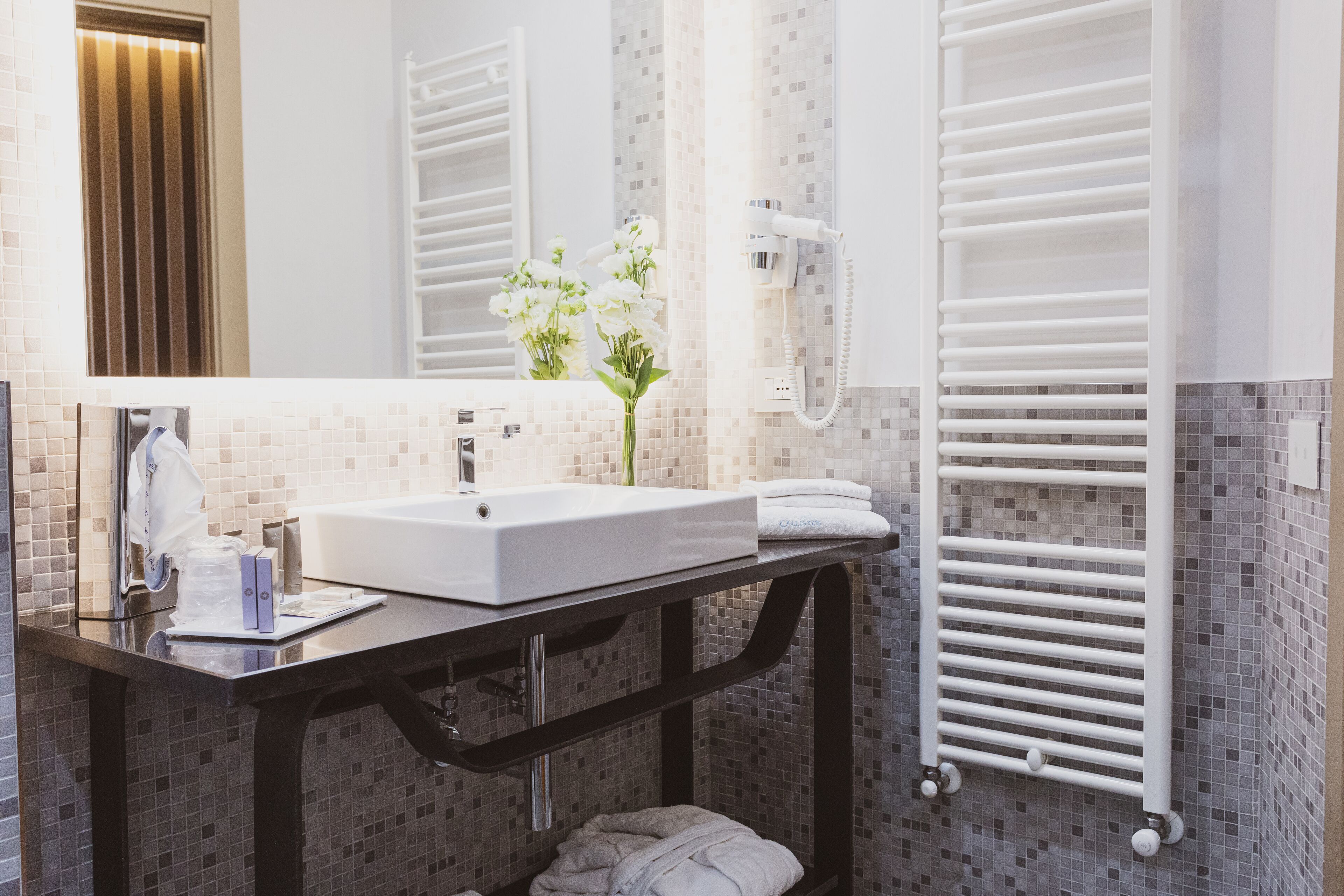 executive double room, 1 bedroom | bathroom sink