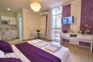City Studio | In-room safe, desk, laptop workspace, iron/ironing board - 1926 Designed Apartments Hotel (Haifa)