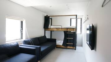 ファミリー ルーム (4 Bunk Beds and 1 Sofa Bed) | リビング エリア