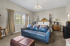 Suite, 1 kingsize-seng med sovesofa (Suite 5) | Individuelt dekorert, individuelt innredet og strykejern/-brett