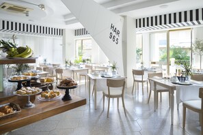 Breakfast, lunch and dinner served  - Hotel Atlantic Riviera (Misano Adriatico)