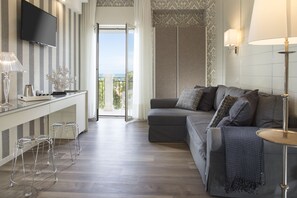 Minibar, coffres-forts dans les chambres, bureau, chambres insonorisées