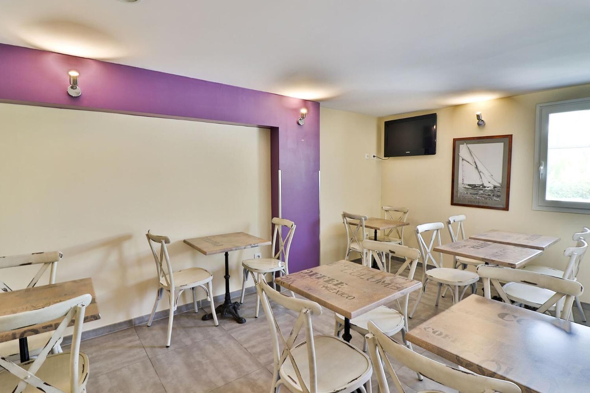 lunch and dinner served