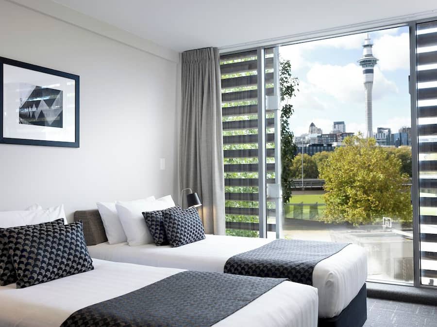 Studio | Desk, soundproofing, iron/ironing board, cots/infant beds