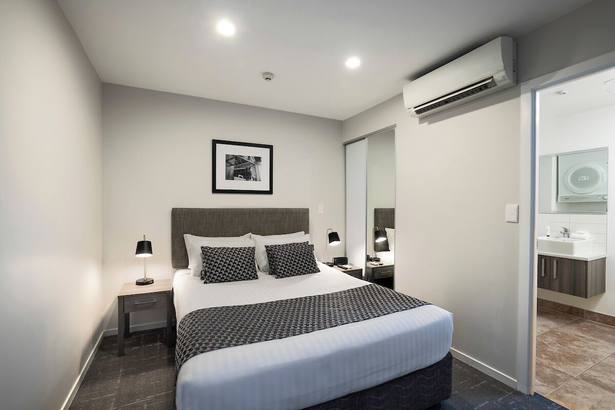 Desk, soundproofing, iron/ironing board, cribs/infant beds