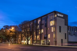 Front of property - Quest on Beaumont (Auckland)