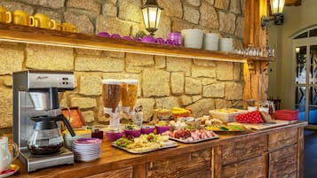 Free daily buffet breakfast