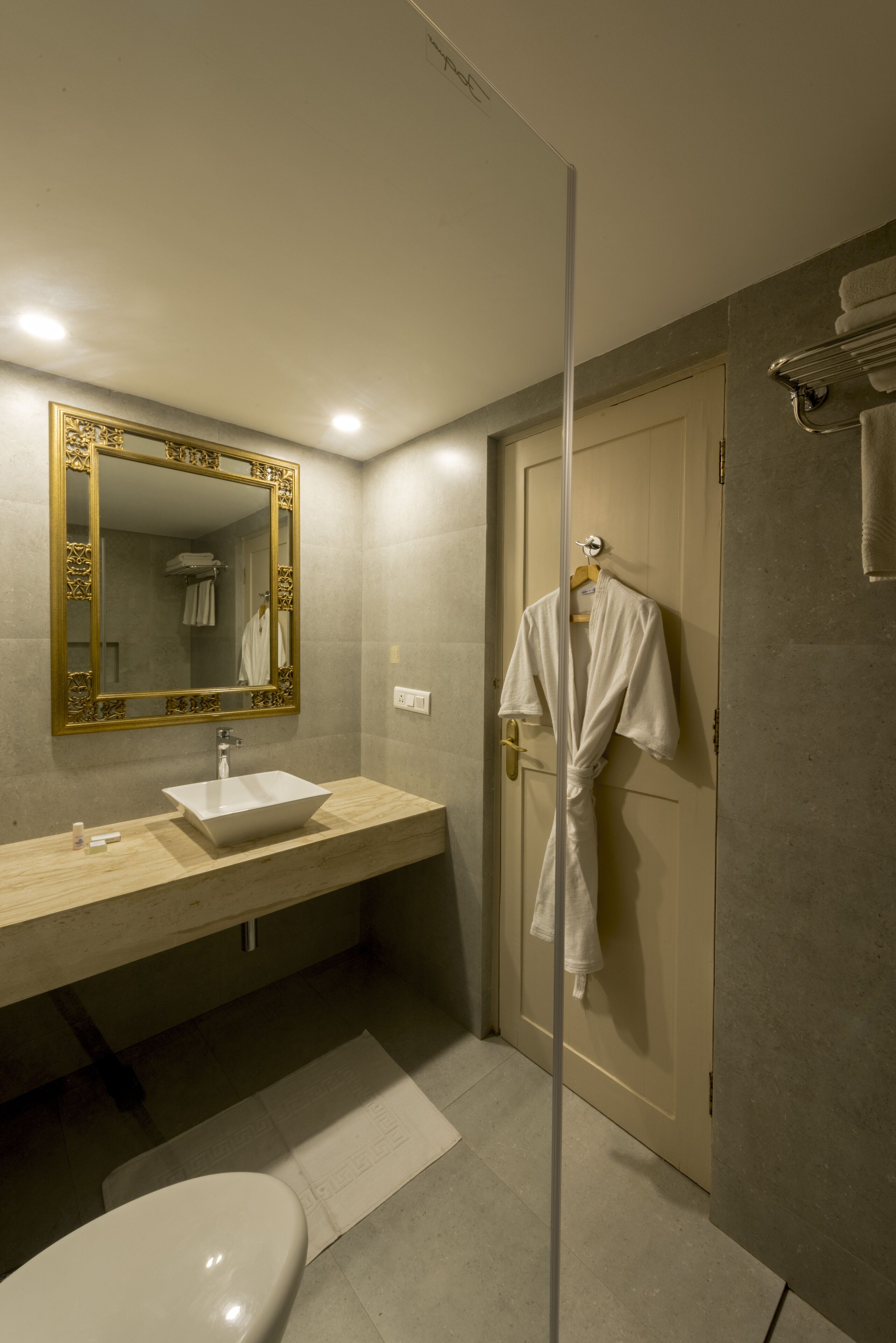 shower, free toiletries, towels