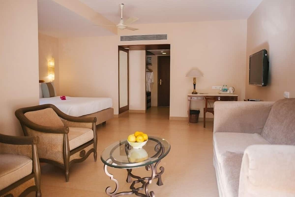 room | living area | 29-inch lcd tv with cable channels, tv