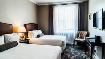 Habitación, 2 camas dobles | Ropa de cama de alta calidad y colchones con acolchado adicional