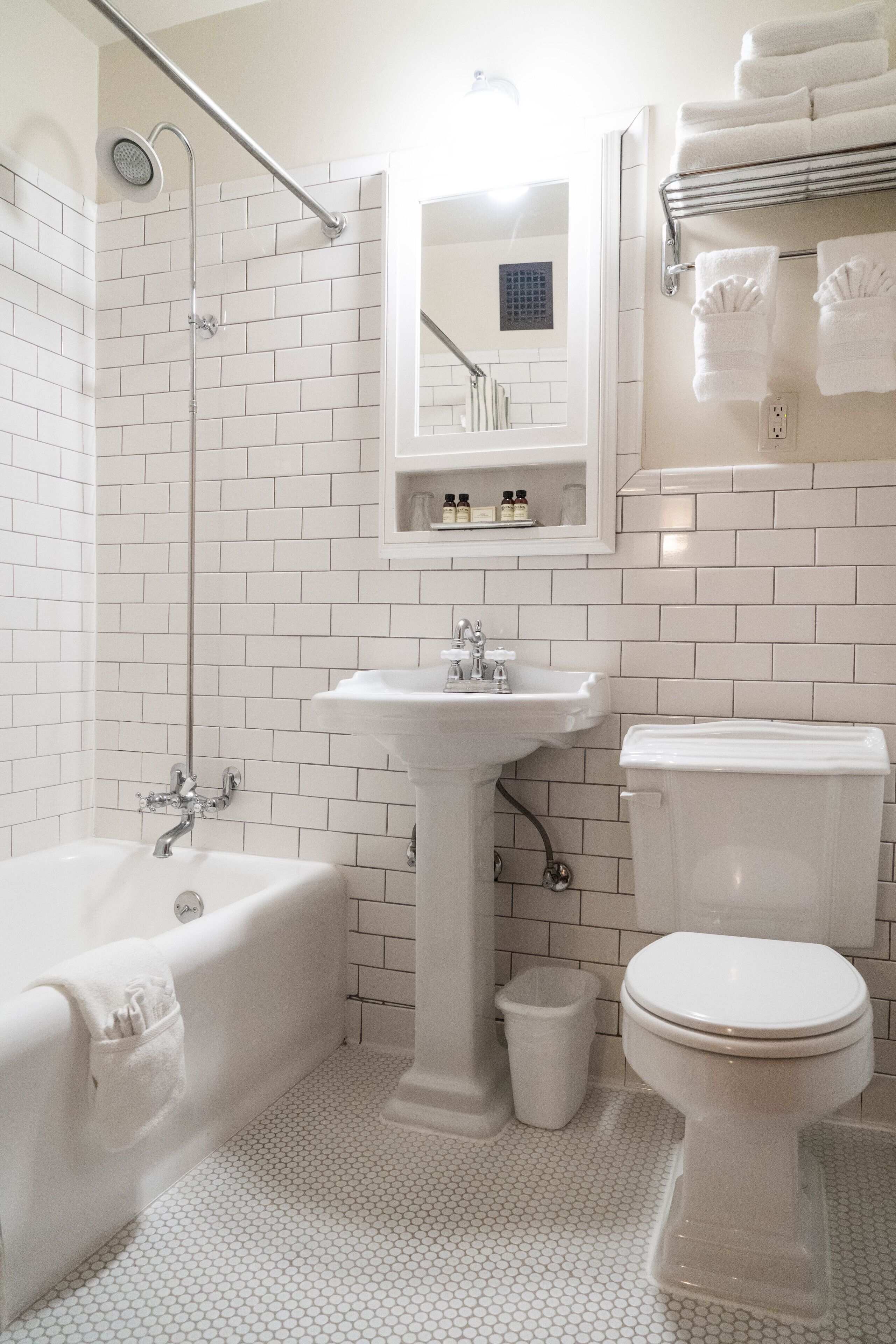 combined shower/bathtub, deep-soaking bathtub, rainfall showerhead