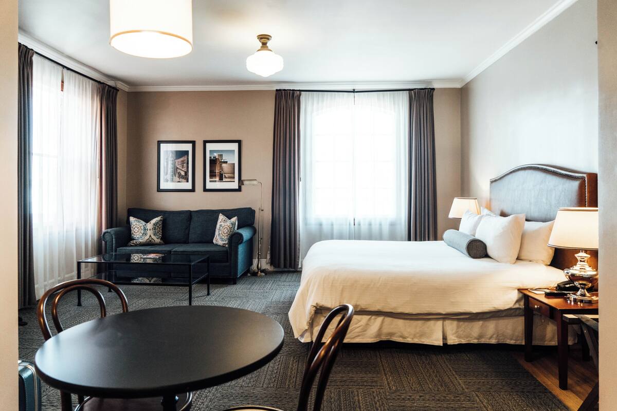 Junior Suite | Premium bedding, pillowtop beds, blackout drapes