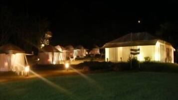 Façade de lâhĂ©bergement - soirĂ©e/nuit