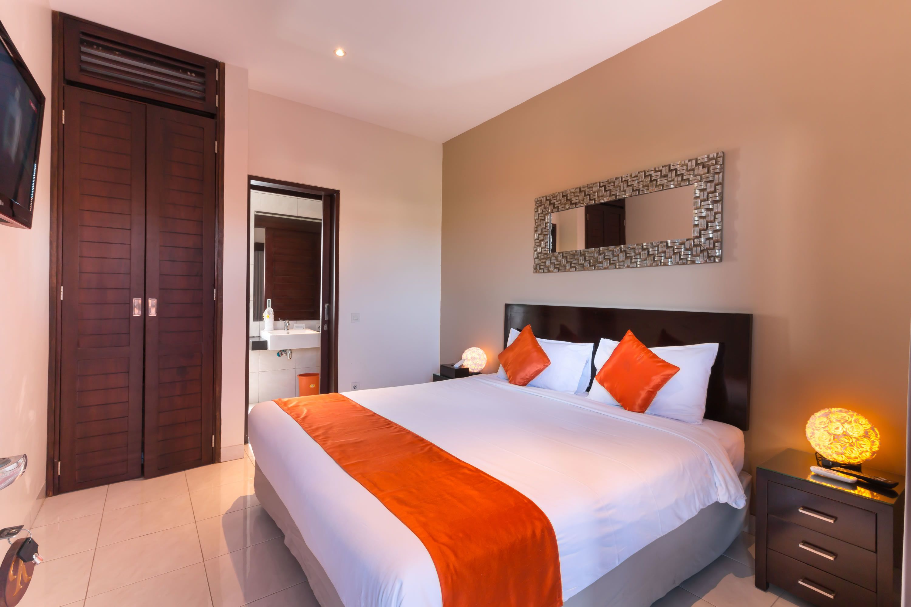 Superior Room | Frette Italian sheets, premium bedding, down duvets, Select Comfort beds