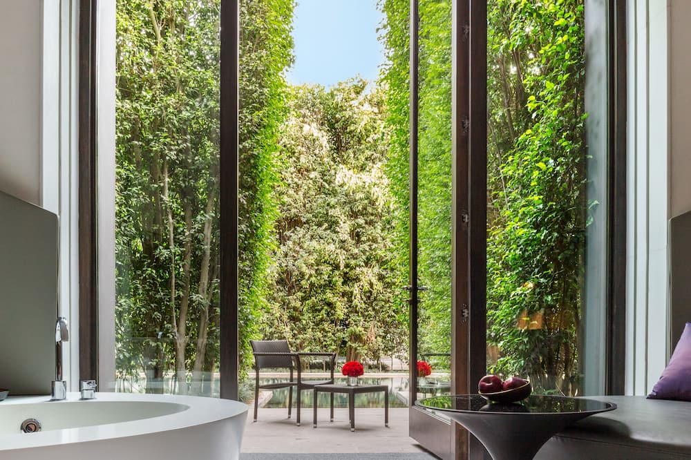 The Roseate New Delhi
