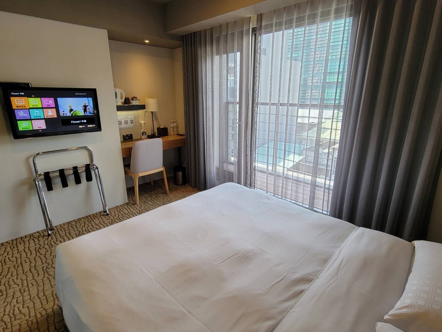 easy double room | in-room safe, desk, blackout curtains, soundproofing