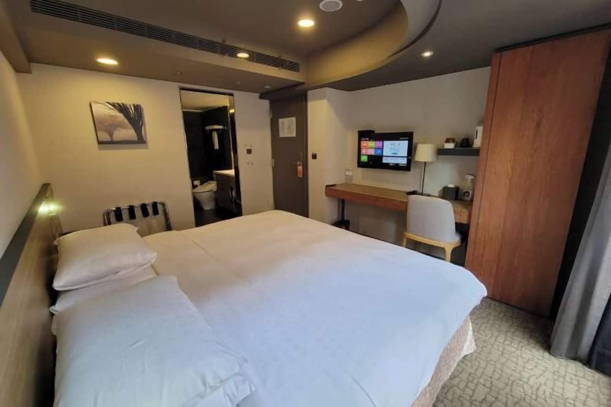 In-room safe, desk, blackout curtains, soundproofing