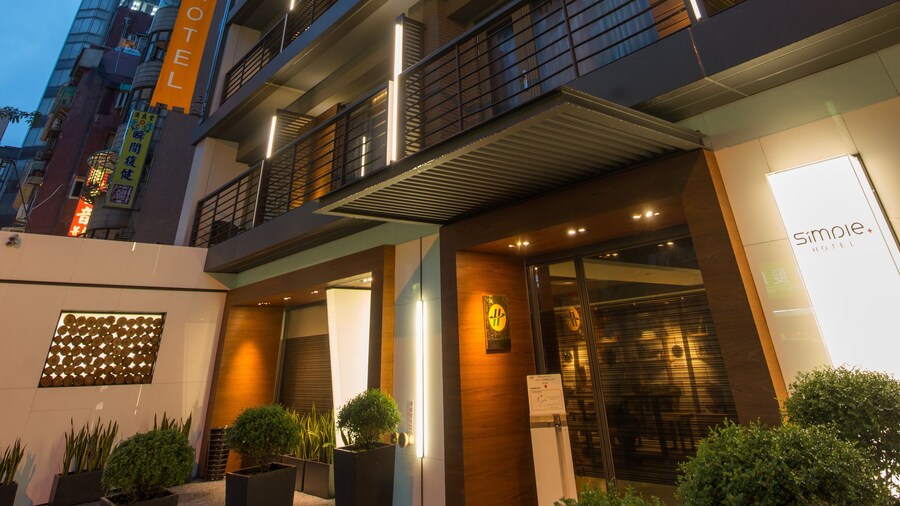 Simple Plus Hotel