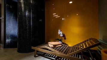 Bastu, turkiskt bad/hamam, kroppsbehandlingar och hydroterapi