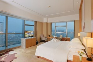 Quarto básico | 1 quarto, roupas de cama premium, edredons de pluma, frigobar