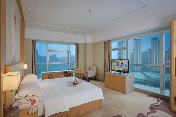 Deluxe Lake View King Room