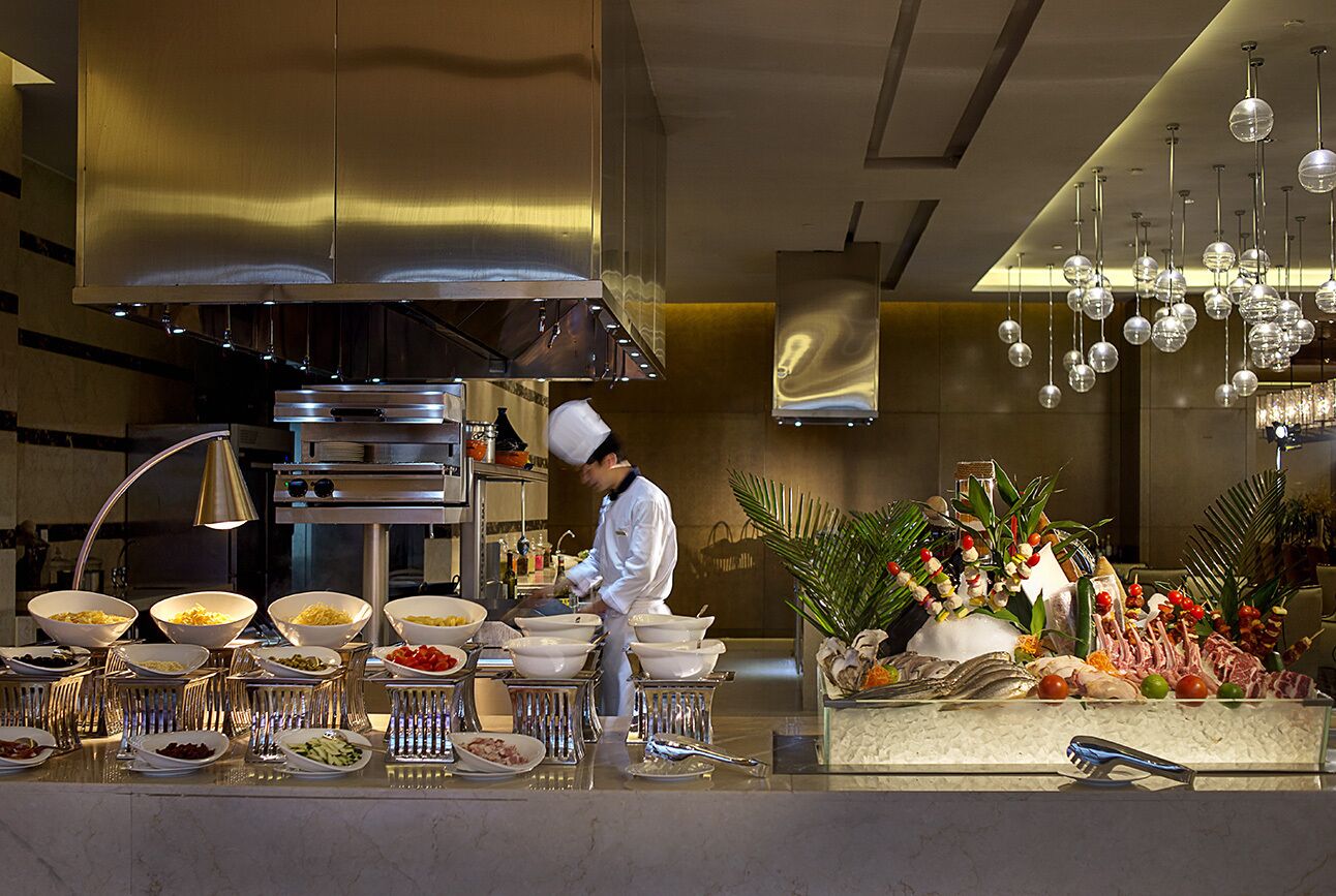 daily buffet breakfast (cny 100 per person)