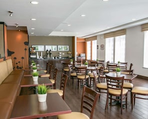 Desayuno buffet incluido todos los días