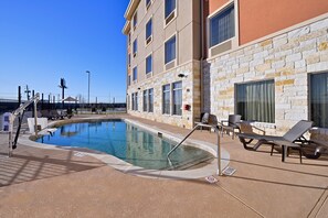 Seasonal outdoor pool - Sleep Inn & Suites Austin Northeast (Austin)