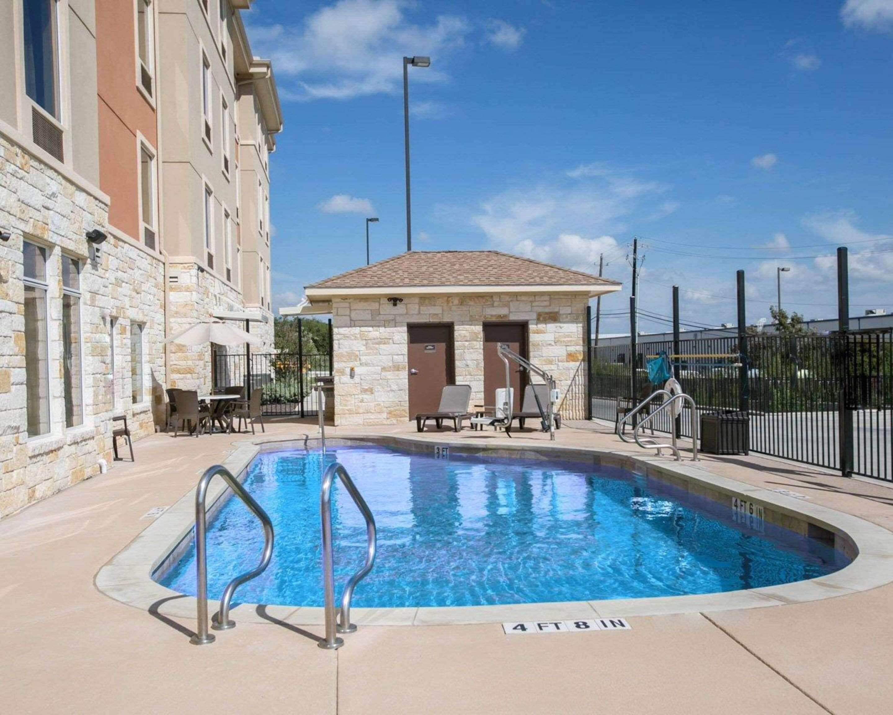 Außenpool (je nach Saison geöffnet)