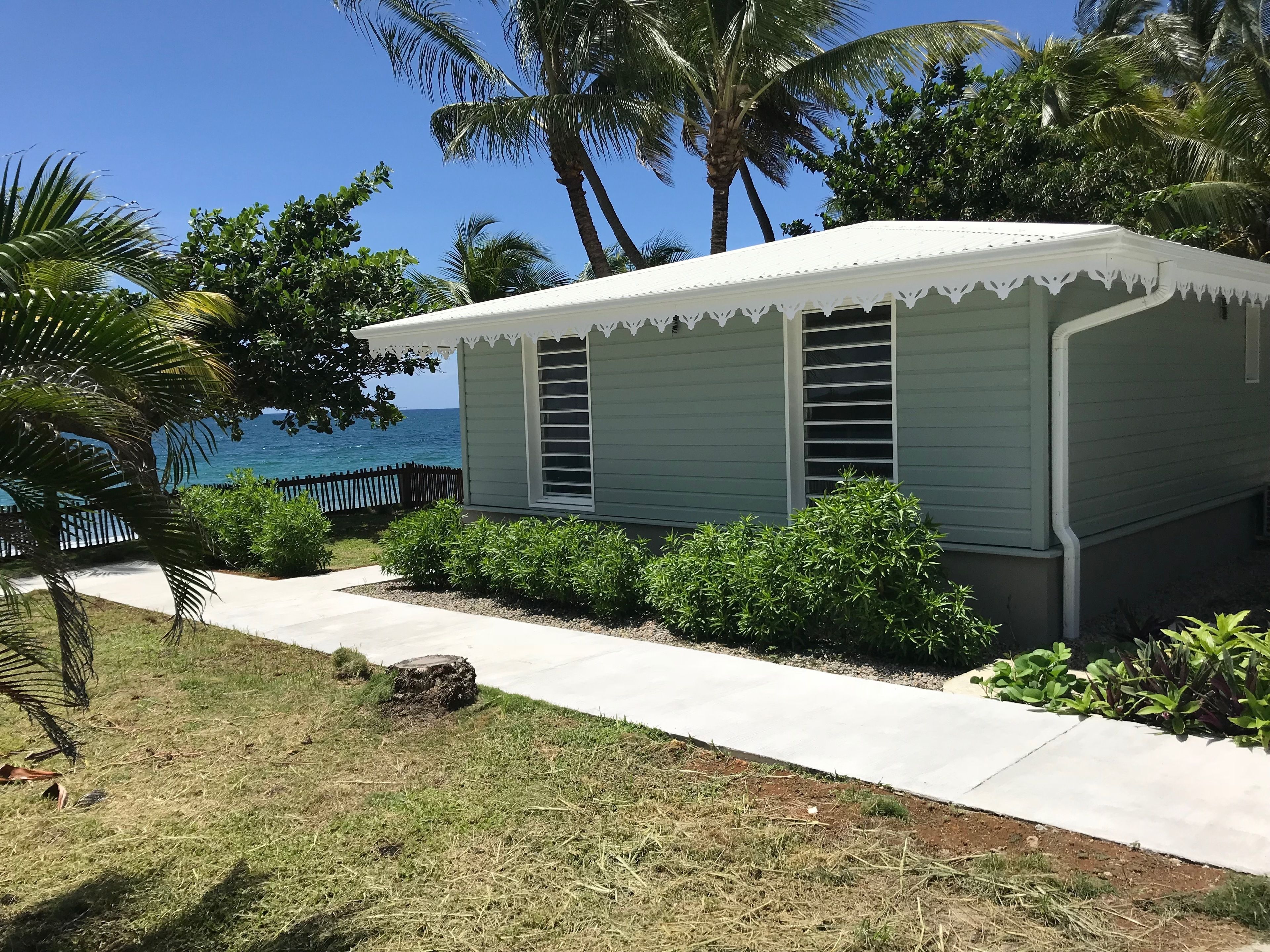 bungalow plage | premium bedding, in-room safe, desk, blackout curtains