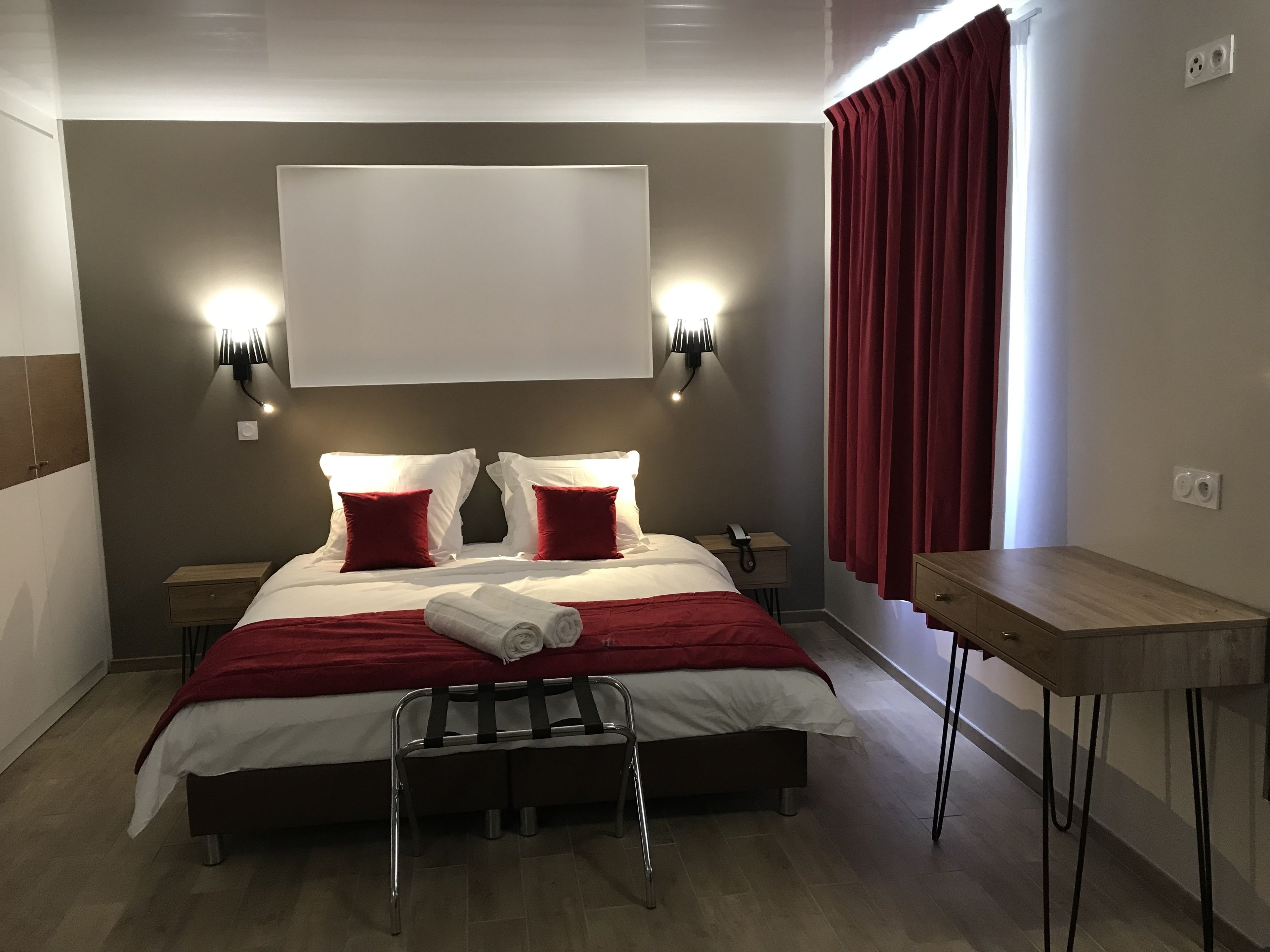 bungalow plage | premium bedding, in-room safe, desk, blackout curtains