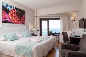 Quarto luxo | Edredons de pluma, escrivaninha, cortinas blackout, Wi-Fi de cortesia