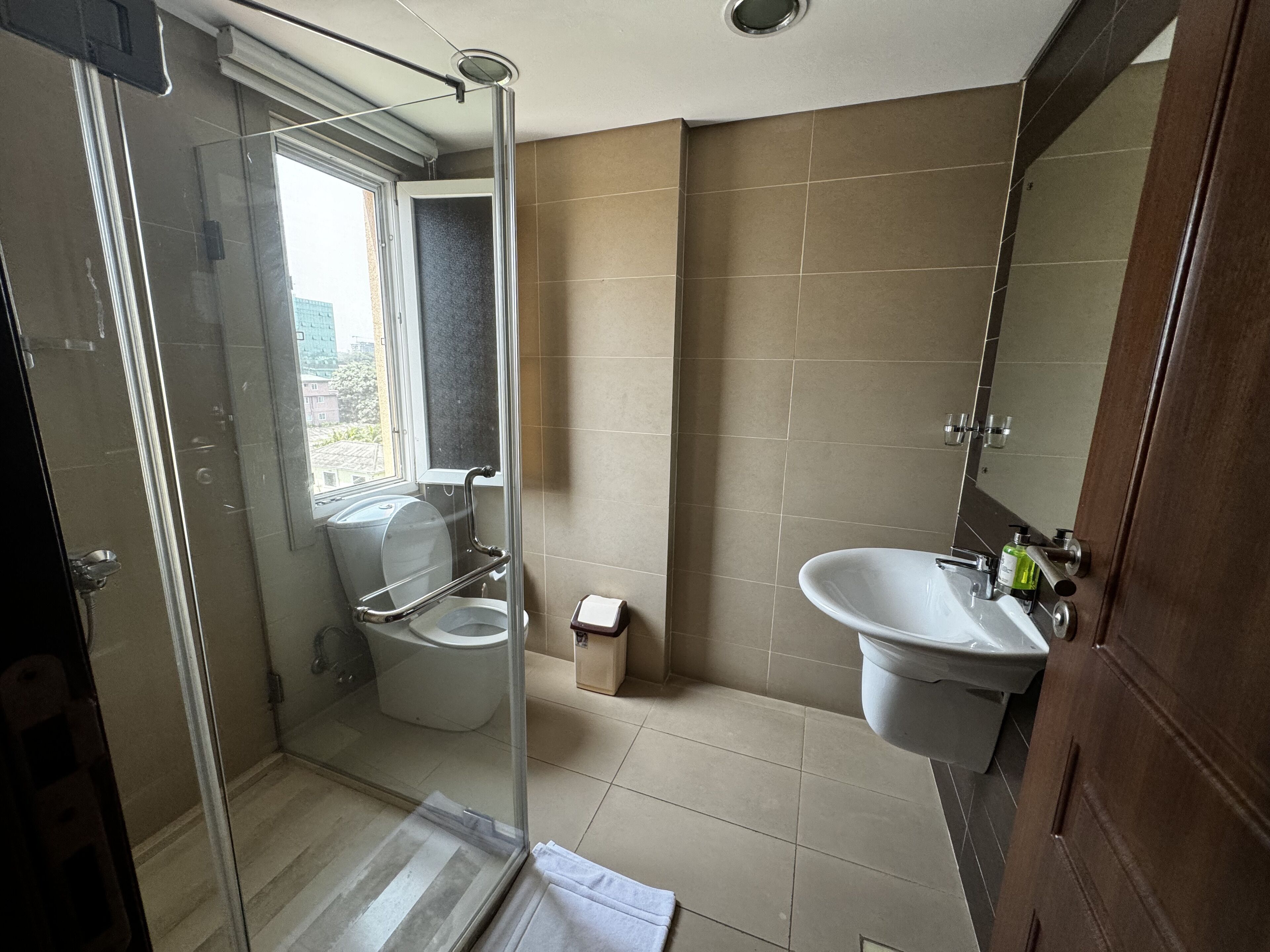 superior room | bathroom | shower, free toiletries, bidet, towels