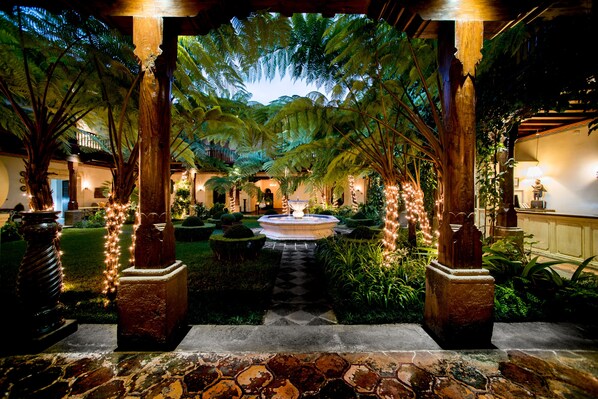 Terrace/patio - Palacio de Doña Leonor (Antigua Guatemala)