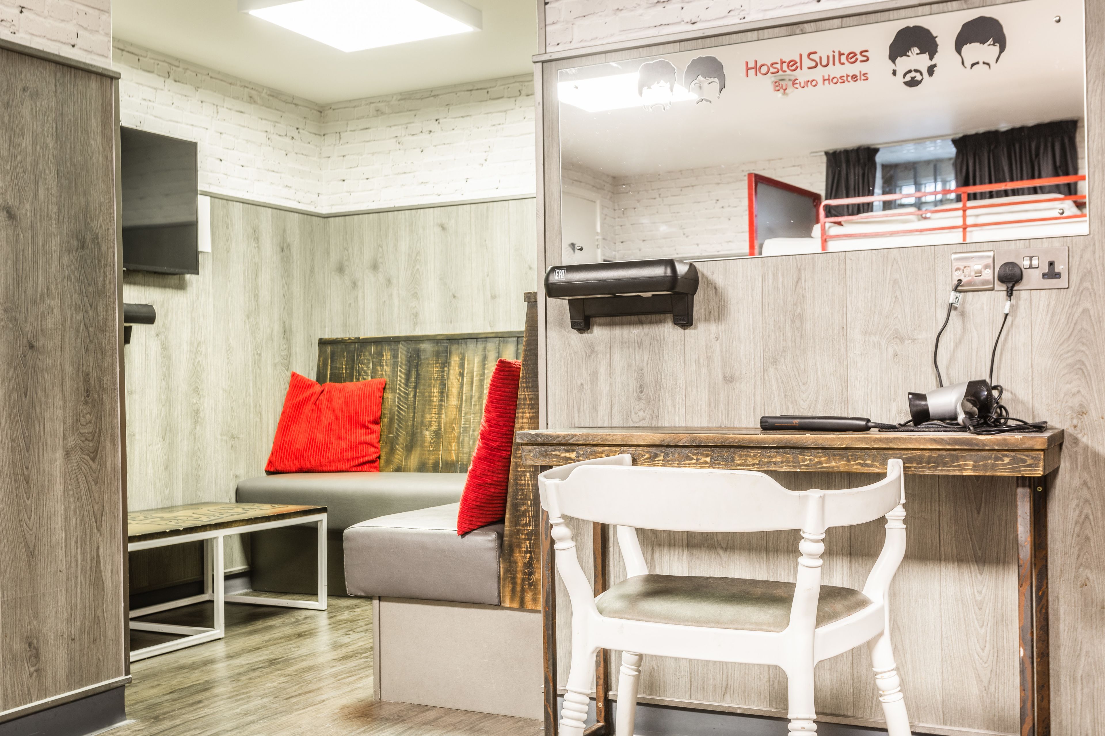 vip 8 bed suite | in-room safe, free wifi, wheelchair access